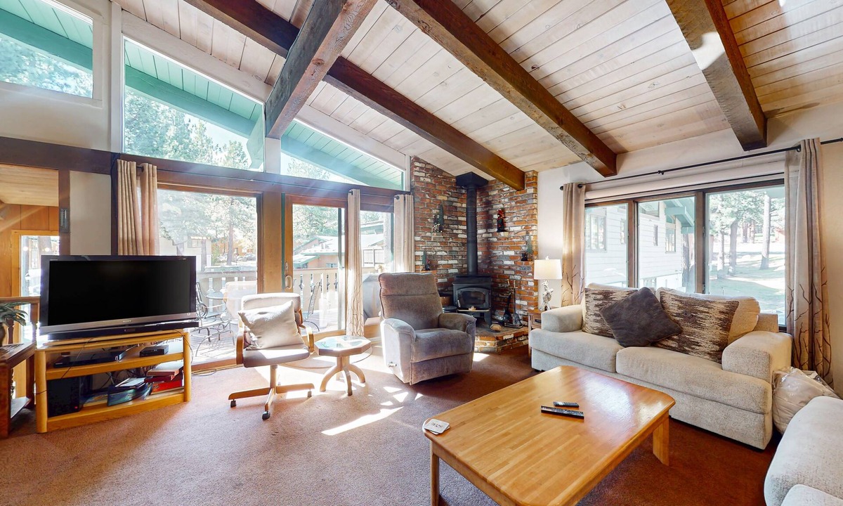 Mammoth Lakes Condo | Two-story condo w/mountain views, balcony, gas grill, & wood-burning fireplace