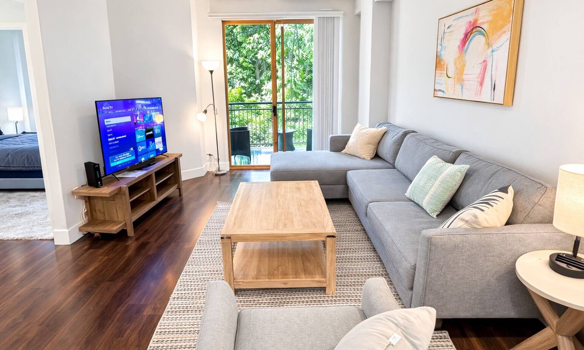 Westwood Apartment | Upscale 2BR/2BA Wilshire Corridor 30+ Nights Pool, Concierge & Fast WiFi
