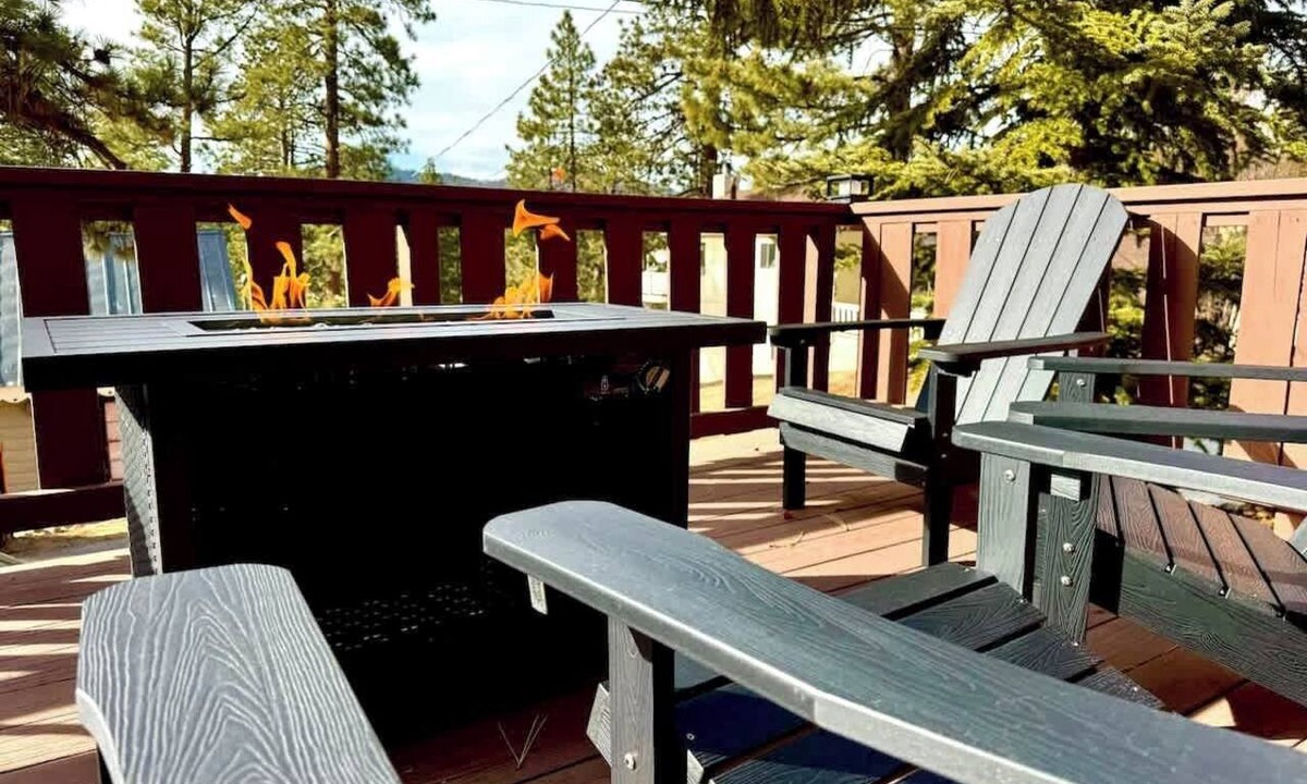 Big Bear Lake House | Ursa Minor Cabin | BBQ | Fire Pit on Deck | Max 4