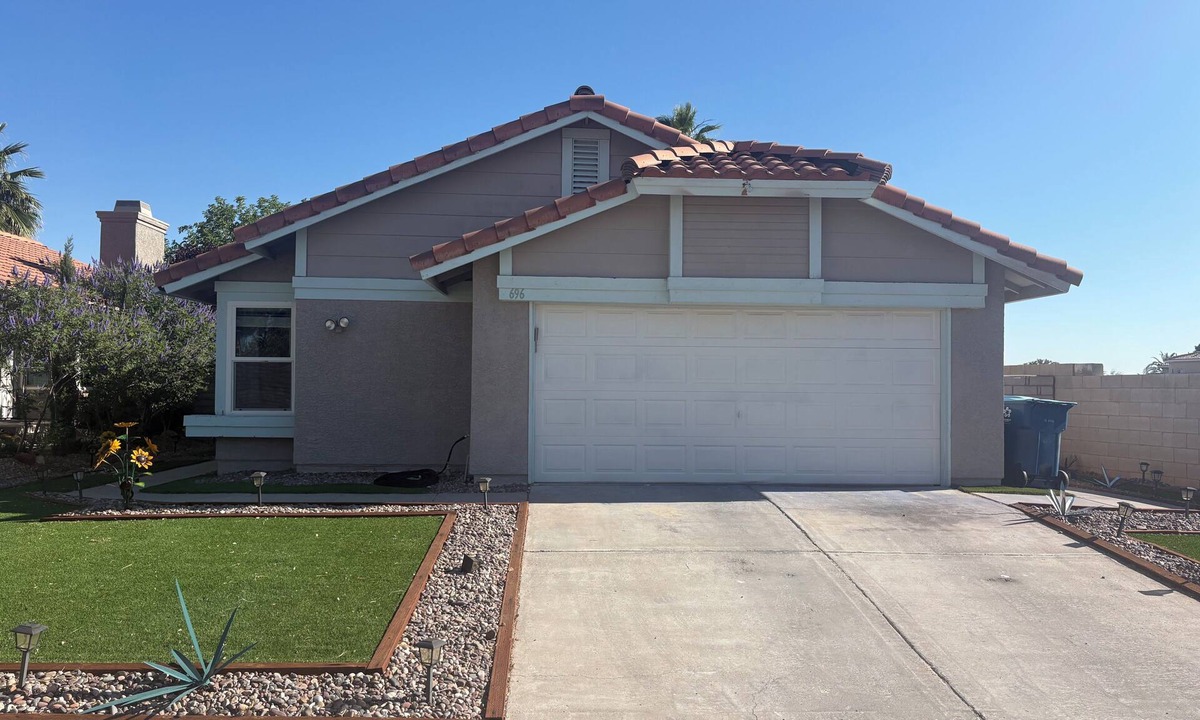 Silverado Ranch House | Vegas Hideaway conveniently located from airport and strip 8-20 minutes. . .