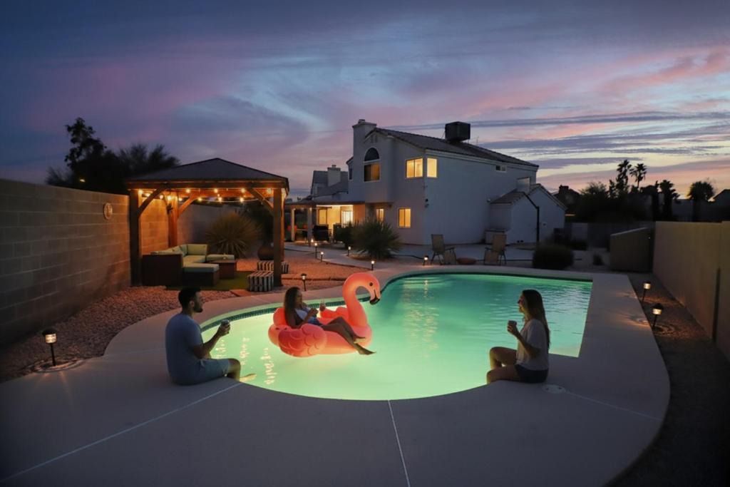 Las Vegas House | Vegas Pool Villa with Basketball & Games, Near Strip