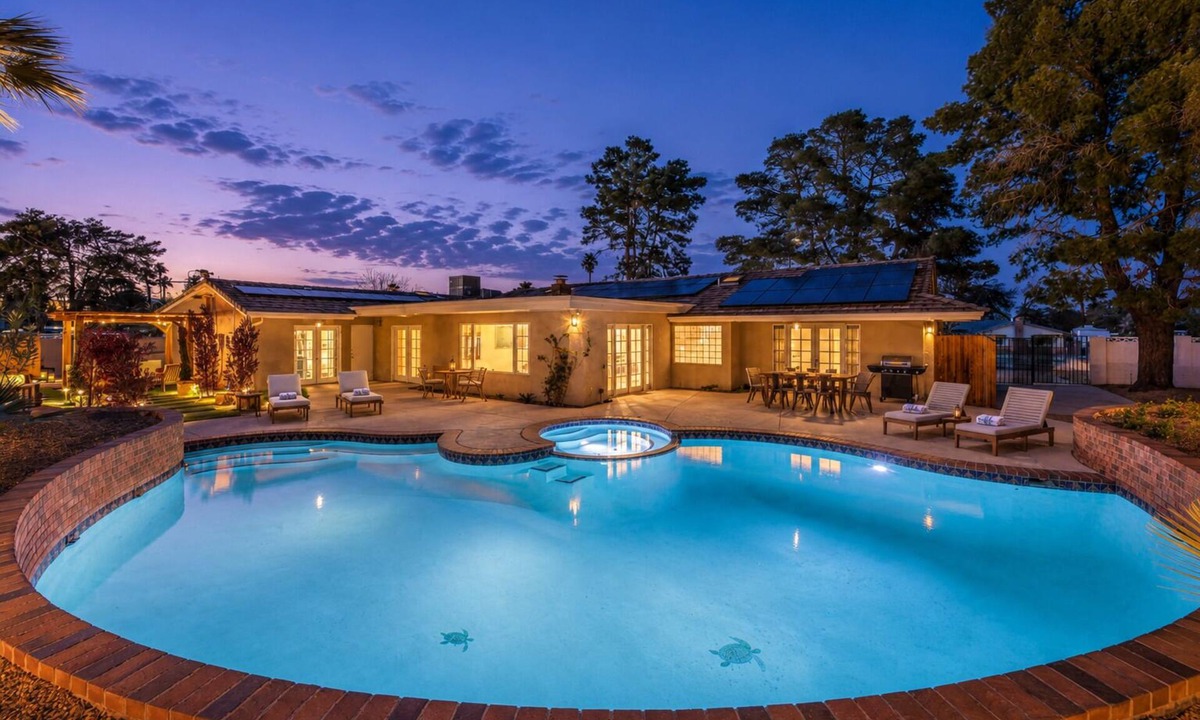 Royal Crest Rancheros Villa | Vegas Strip Pool Villa-4000sf, Spa, Sauna, Theater