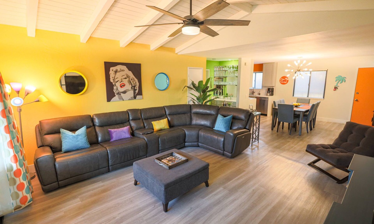 Baristo Condo | Vibrant Getaway Condo 1 mile from Downtown Palm Springs