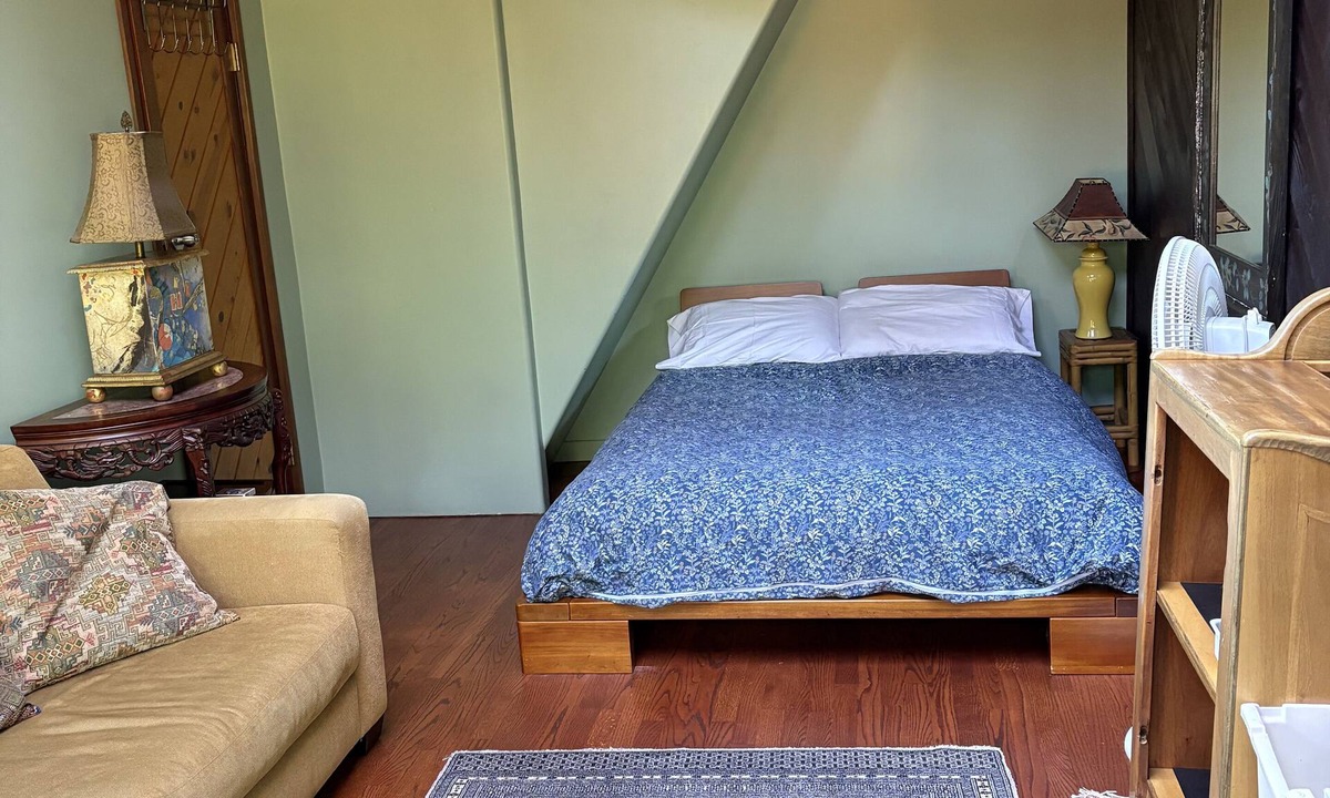 Larkspur Villa | Villa Aubergine in Kentfield - 2 beautiful bedrooms and a private bathroom