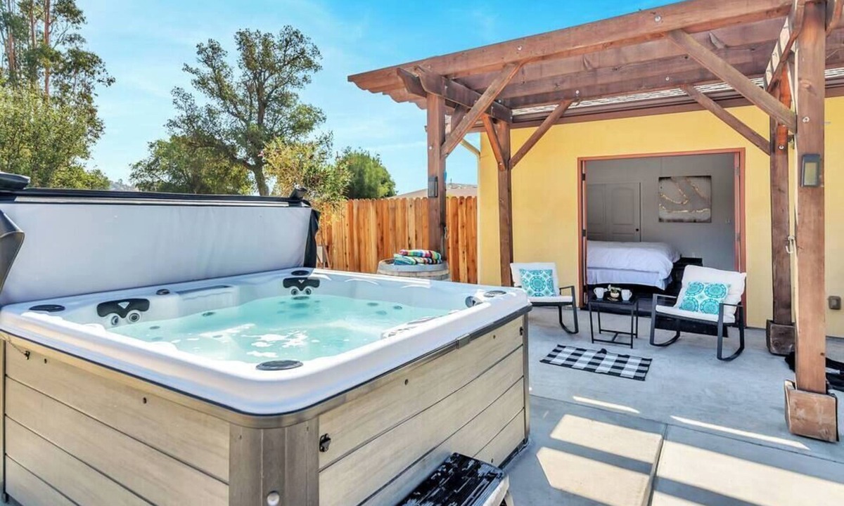 Atascadero Villa | Villa in Wine Country, King Beds & Pool