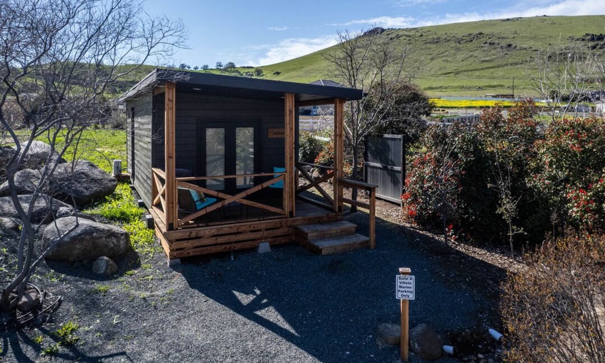 Springville Cabin | Villeta Giallo! Cozy Cabin close to Sierra's, lake and 18 hole golf course!