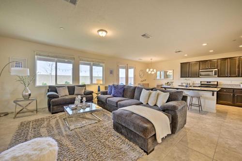 Visalia House | Visalia Home w/Yard: 4 Mi to Downtown!