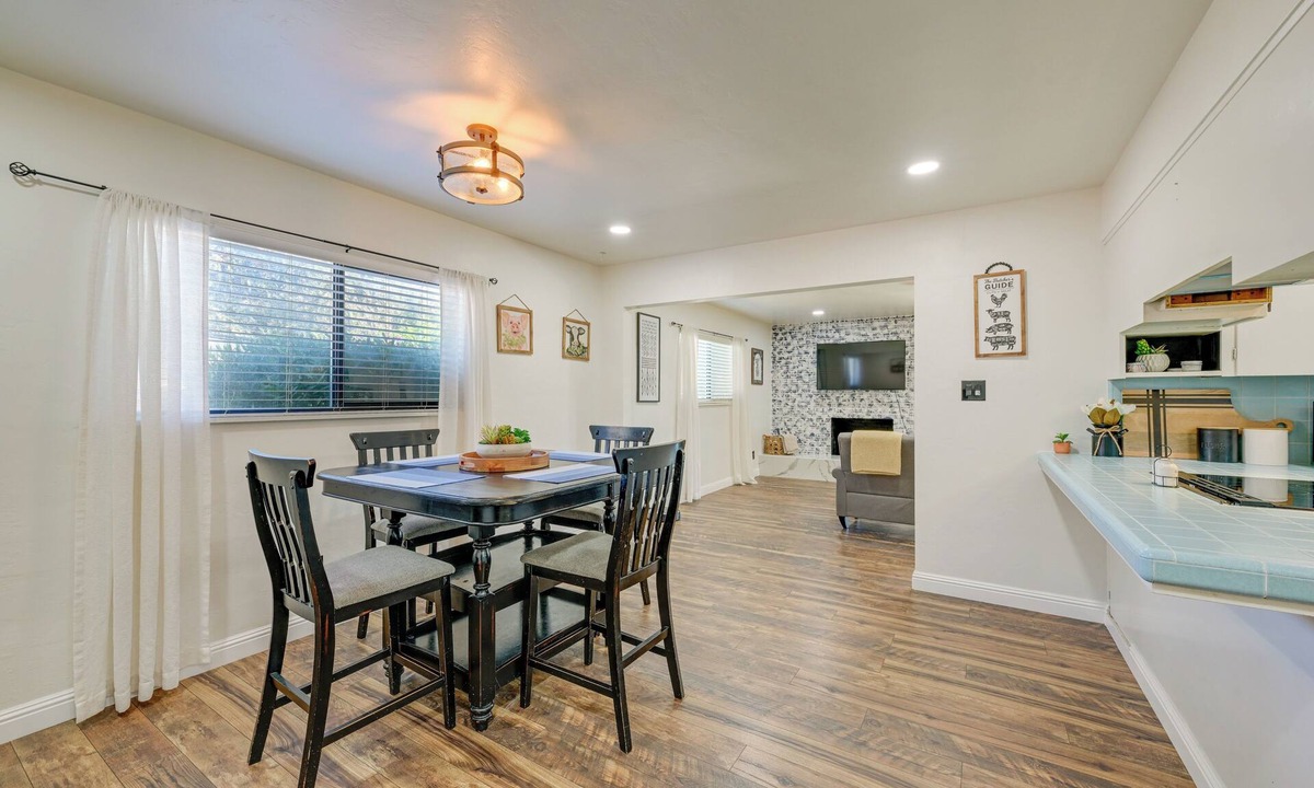 Visalia Cottage | Visalia Vacation Rental w/Yard: 1 Mi to Downtown