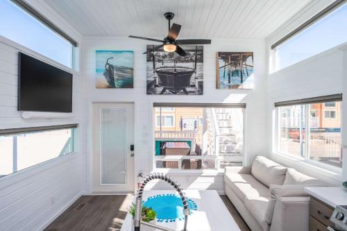 Parker Strip House | Viva la Vida Loca at Roadrunner Resort