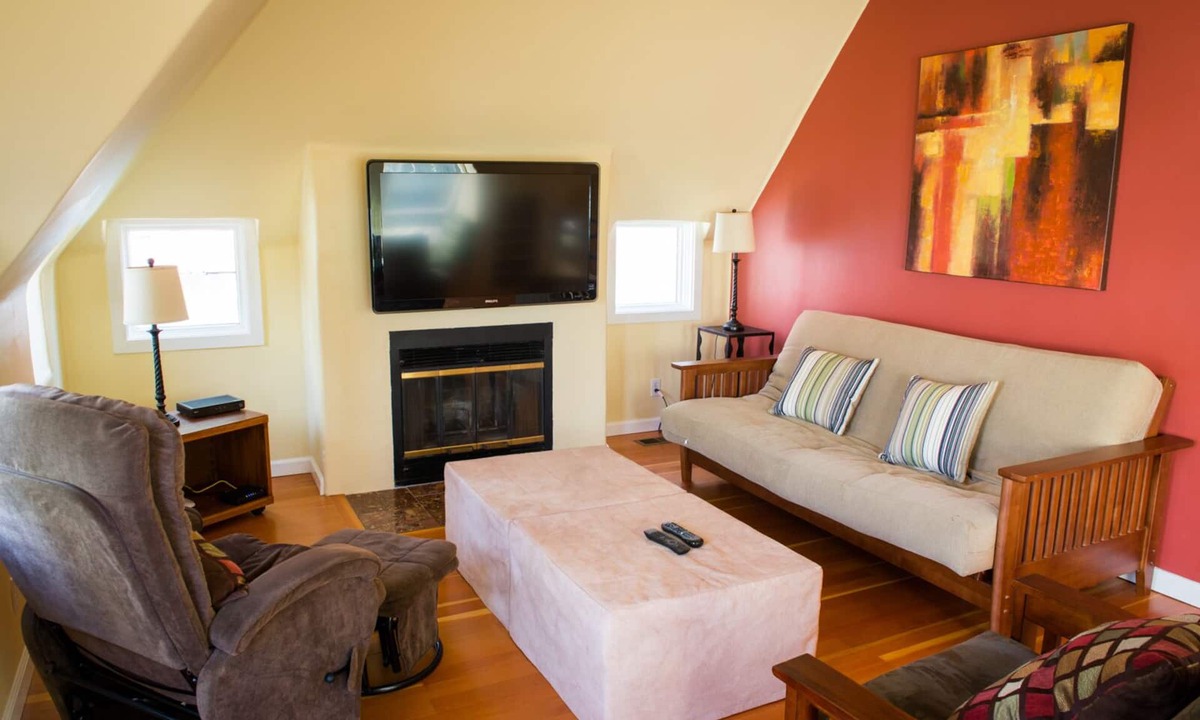 Seabright House | Walk to Boardwalk, Seabright Beach, Yacht Harbor and much much more