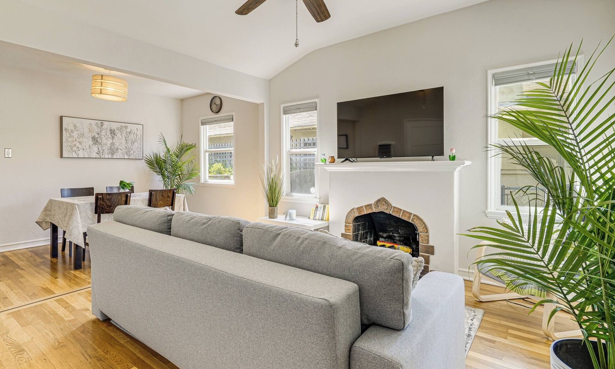 San Jose Cottage | Walk to Dtwn San Jose & Sjsu: Charming + Cozy Gem!