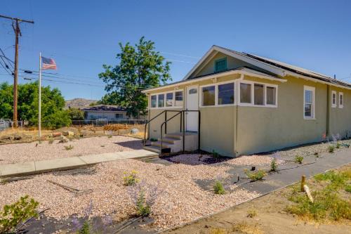 Tehachapi House | Walk to Dtwn Tehachapi: Updated Getaway w/Yard!