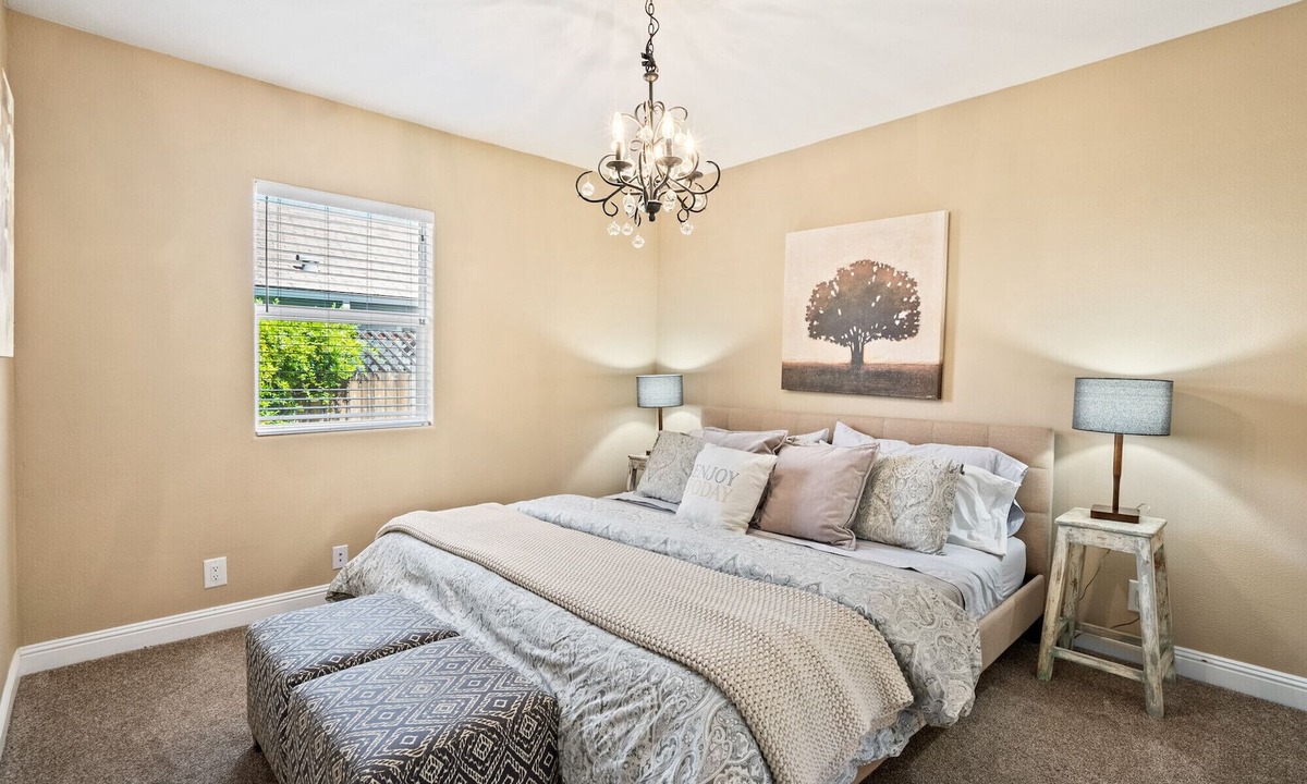 Paso Robles House | Walk to Fairgrounds! Discover the Perfect Wine Country Getaway on Vine Street.