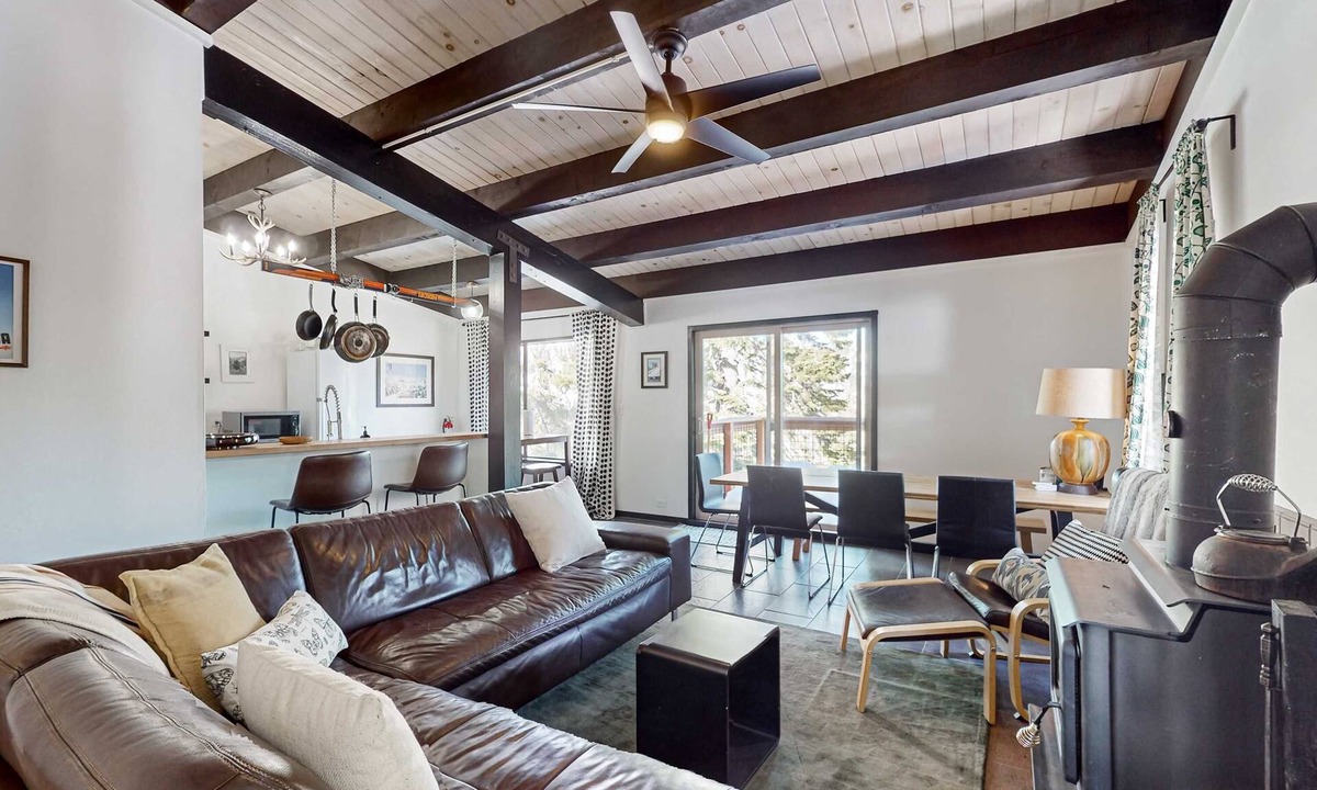 Alpine Meadows Condo | Walk to Ski Lift - Modern Top-Floor Mountain-View Getaway Near Scenic Trails