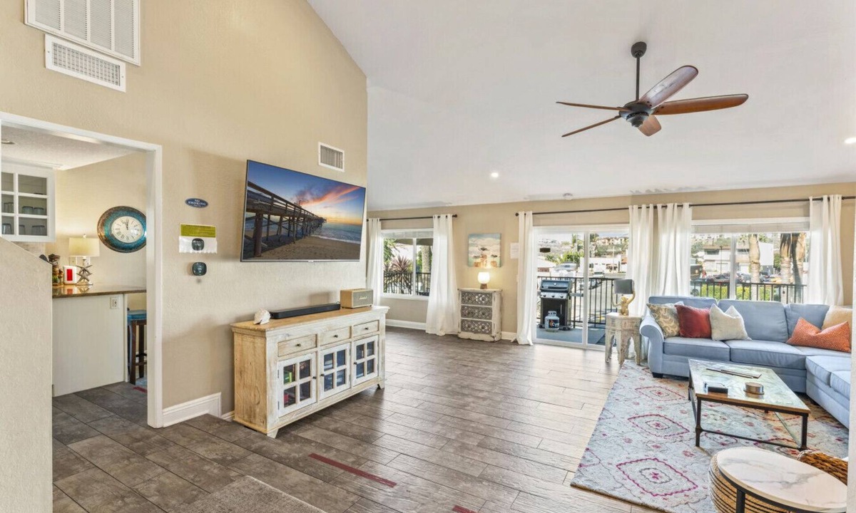 San Clemente Villa | Walk to the beach, Ole Hanson & Casino Wedding Venues! AC!