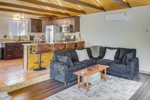 Pine Mountain Club House | Walk to Village! Romantic Pine Mtn Nature Escape
