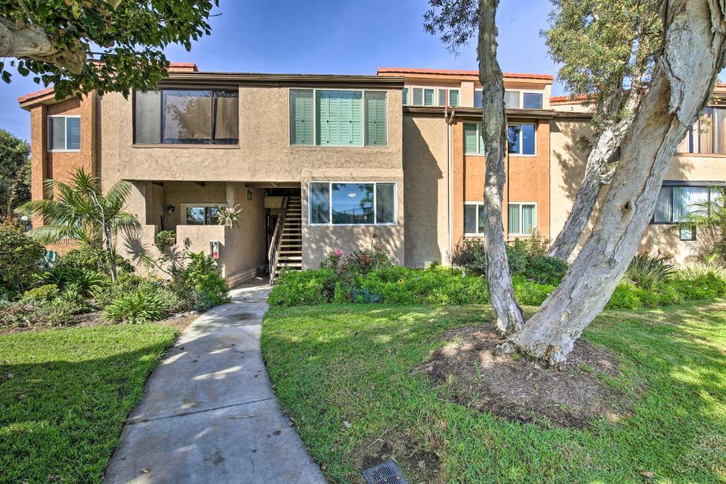 Huntington Beach House | Waterfront Huntington Beach Condo w/Fire Pit