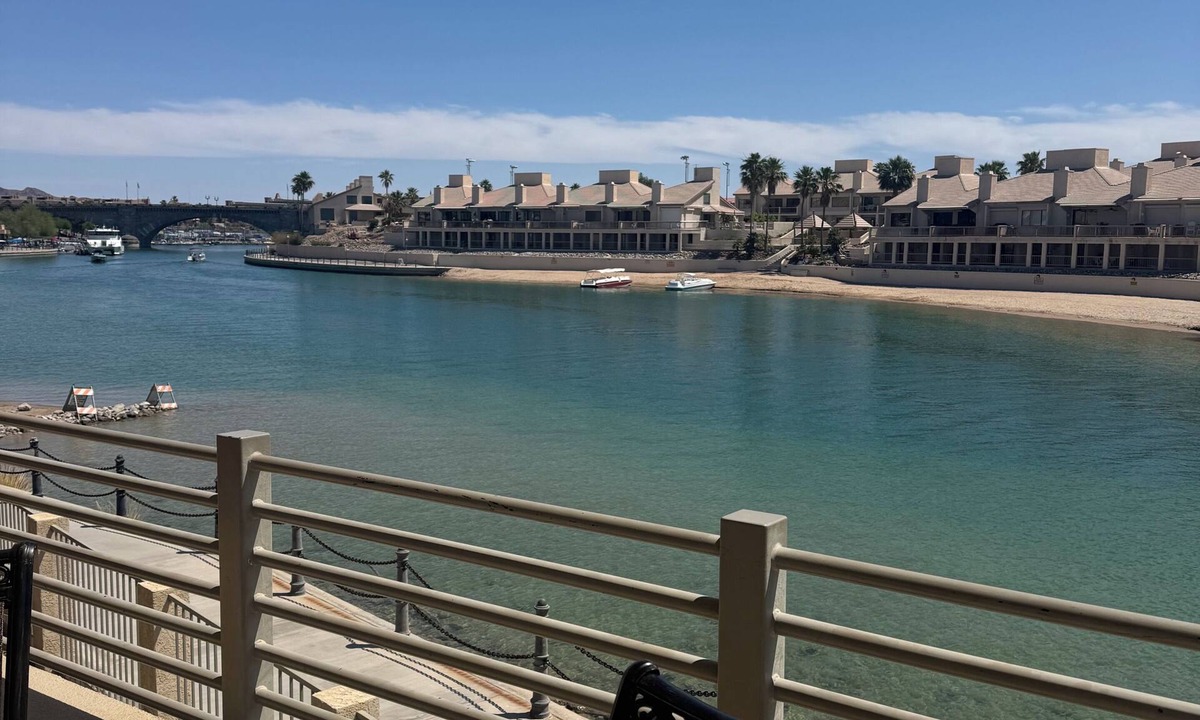 Lake Havasu City House | Waterfront Newly Remodeled 2x2 - Corner Unit, Walk to Bridge/Beach/Bars/Food