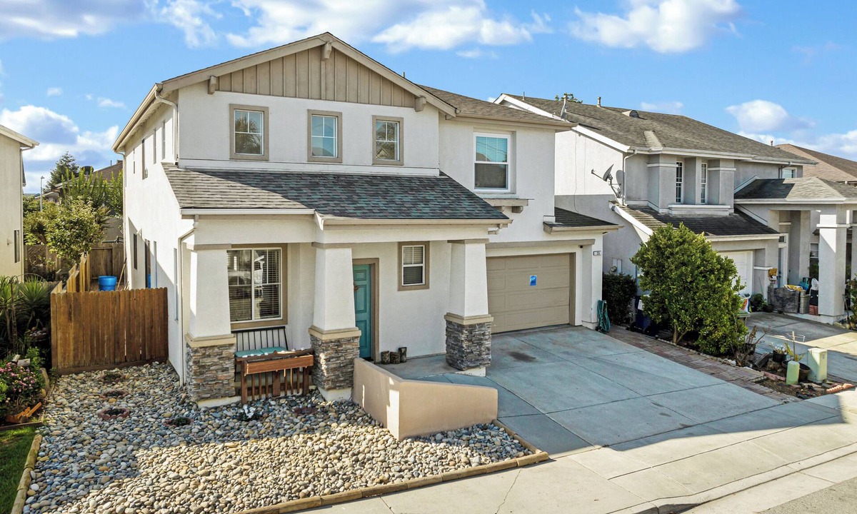 Watsonville House | Watsonville Beach Home for 16! Pet friendly!