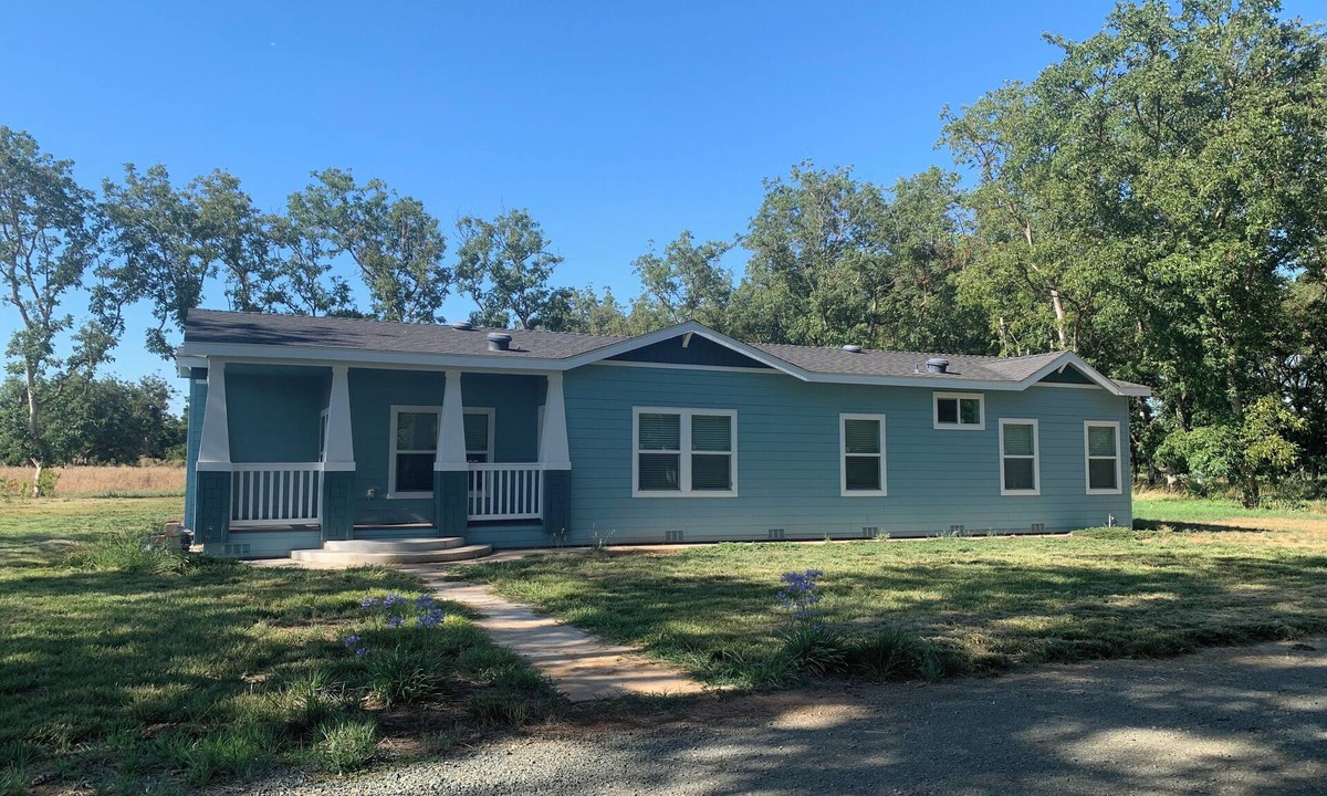 Linden House | Welcoming 3-bedroom house with AC in Linden