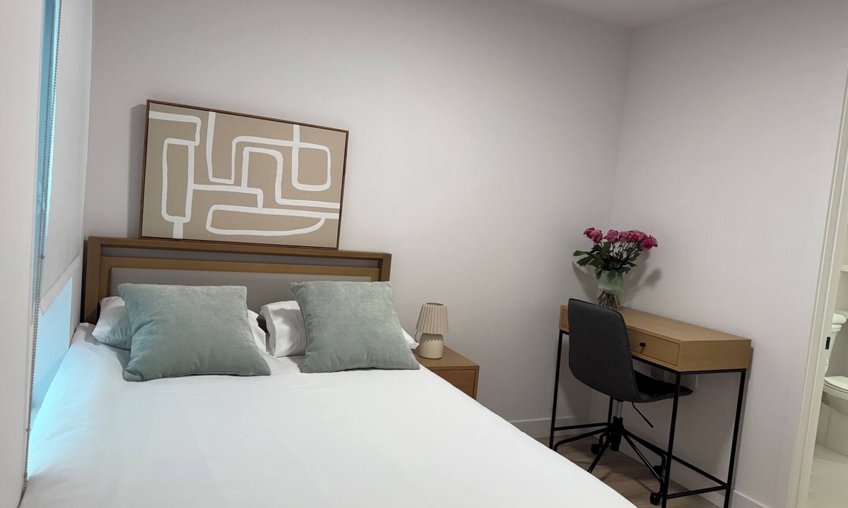 Beverly Grove Apartment | Where Los Angeles comes alive elevated living in room C