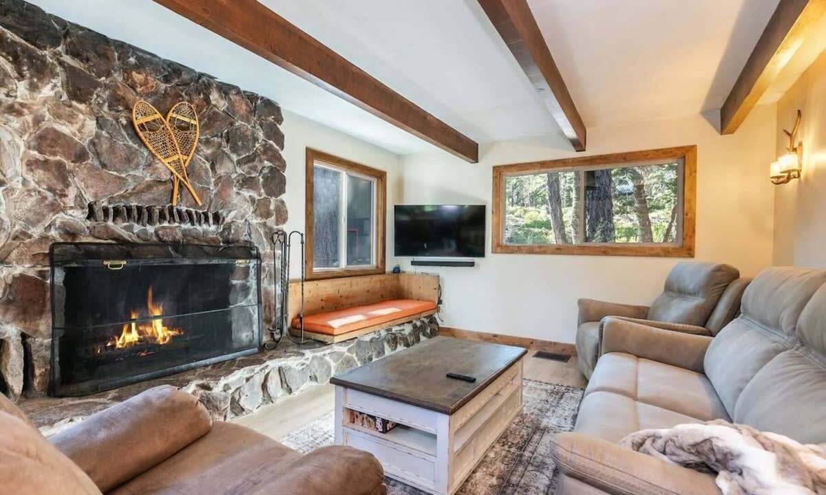 Chamberlands House | Whimsical Cabin with Deck - 1 Mile to Lake Tahoe