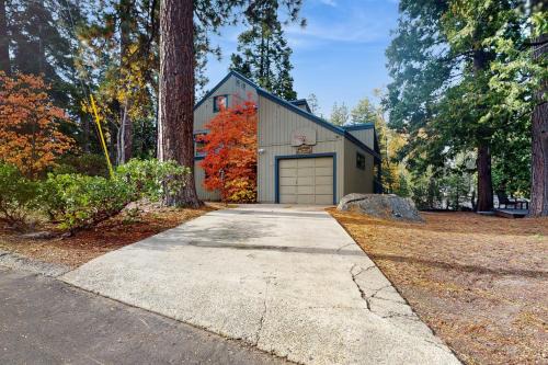 Sierra Cedars House | Whispering Pines