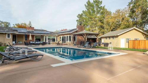 Sonoma Villa | Wildflower by AvantStay