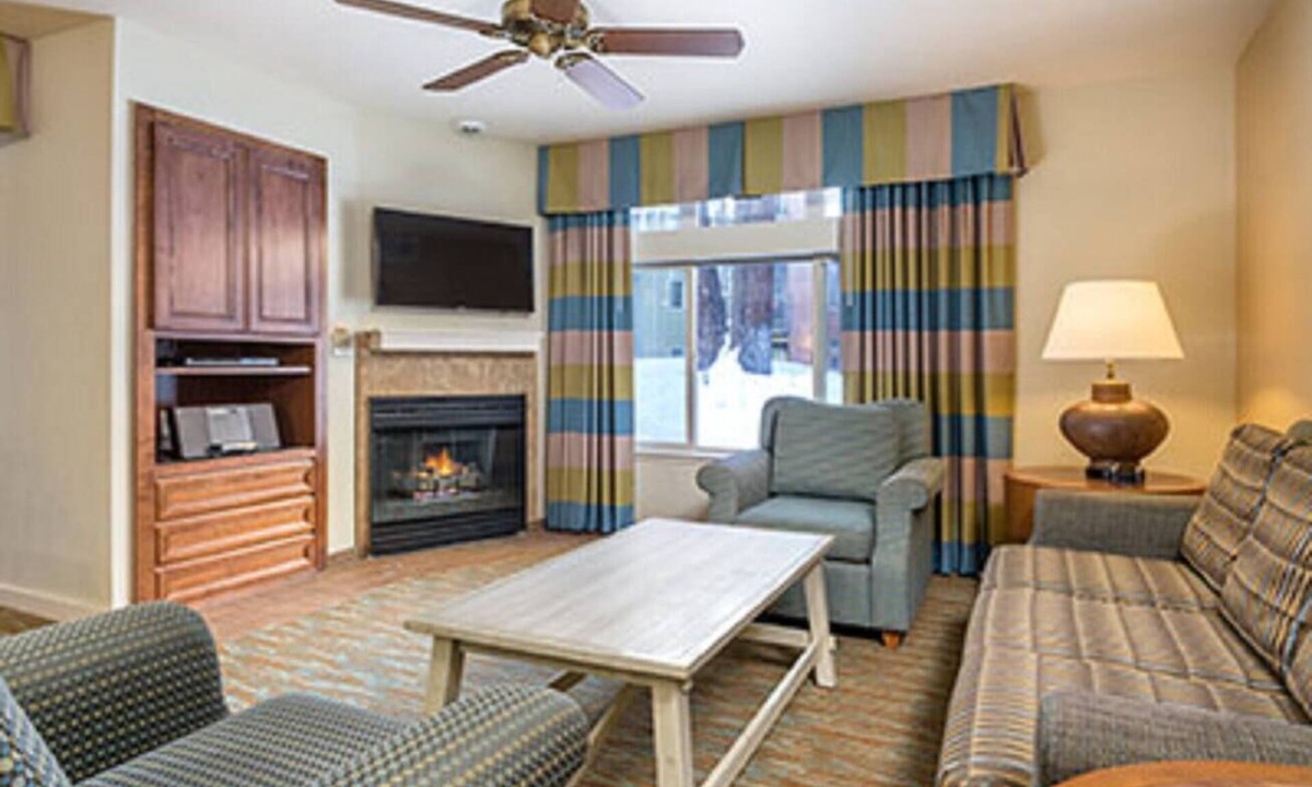 Round Hill Village Condo | ❄︎ Winter Holidays 2023 in Tahoe ❄︎ in 5✮ Resort 2BR/2BA Condo - ski Heavenly