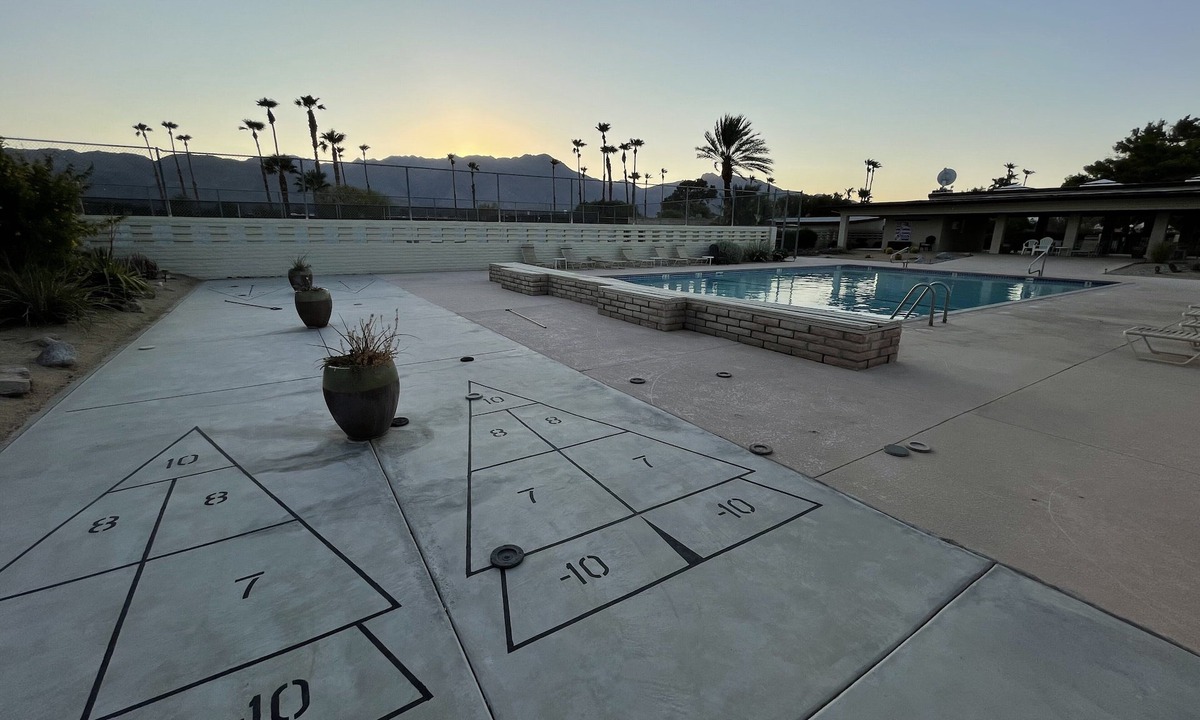 Borrego Springs Condo | With EV charger -Mid Century Modern Close to Hiking, Golf,&Stargaze on the patio