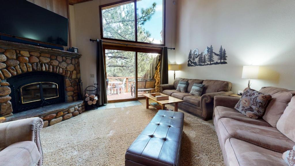 Mammoth Lakes Apartment | Woodlands #25 condo