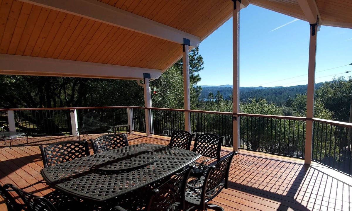 Groveland Cabin | Woodsy Hideaway~Yosemite views, your getaway starts here, it's a Guest Favorite!