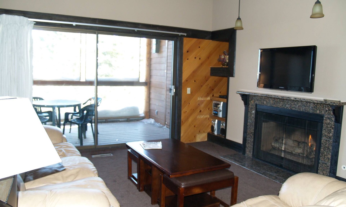 Tahoe Village Resort | Xmas Special: New Yr. @ Ridge Sierra resort @ Hvenly. Great amenities. Dogs ok.