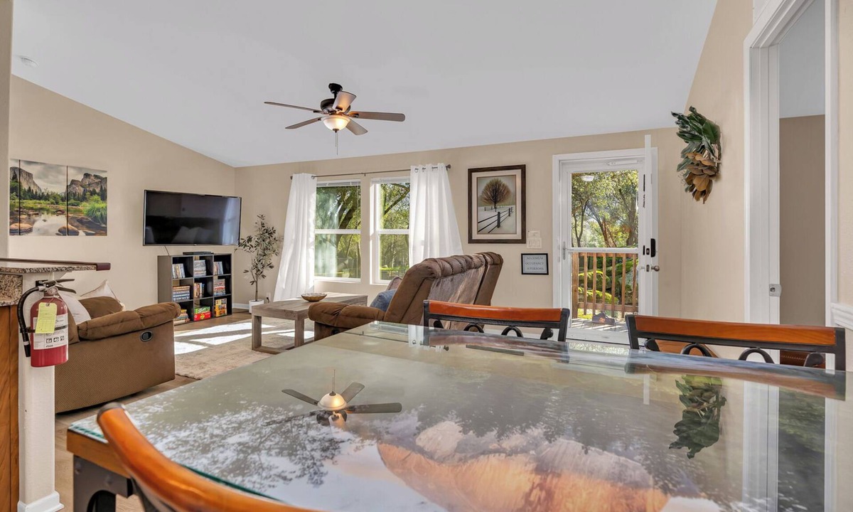 Mariposa House | Yosemite Nature Escape: Pvt Gem Pets BBQ Cozy Split BRs
