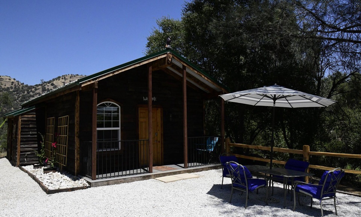 Prather House | Yosemite Ranch Cabin | Animal Experiences & Pond