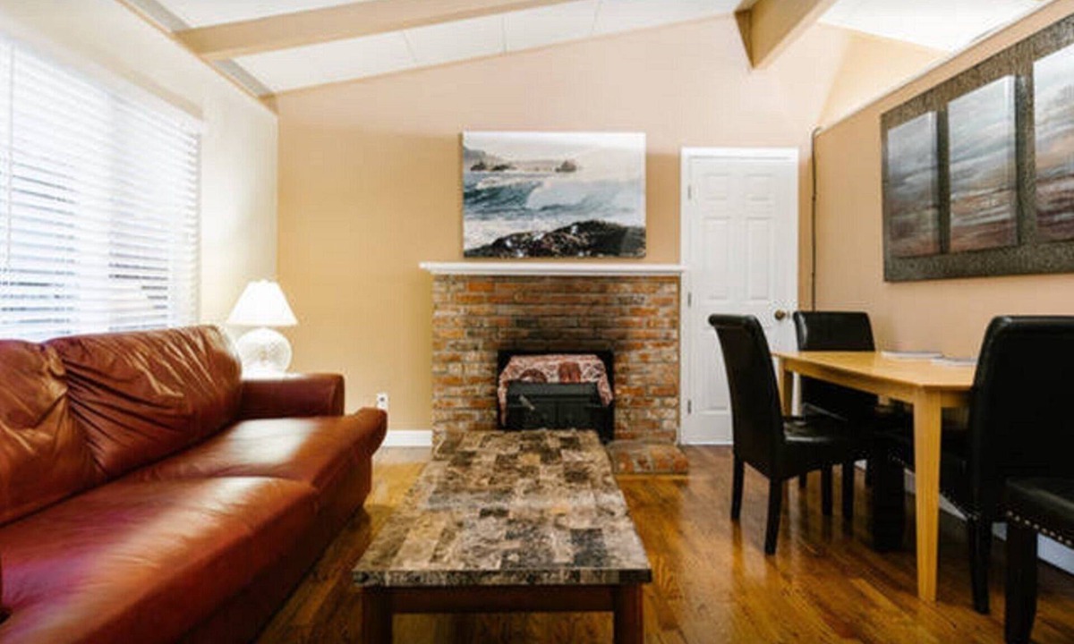 Mescal Corridor NW House | you will love this Craftsman style home