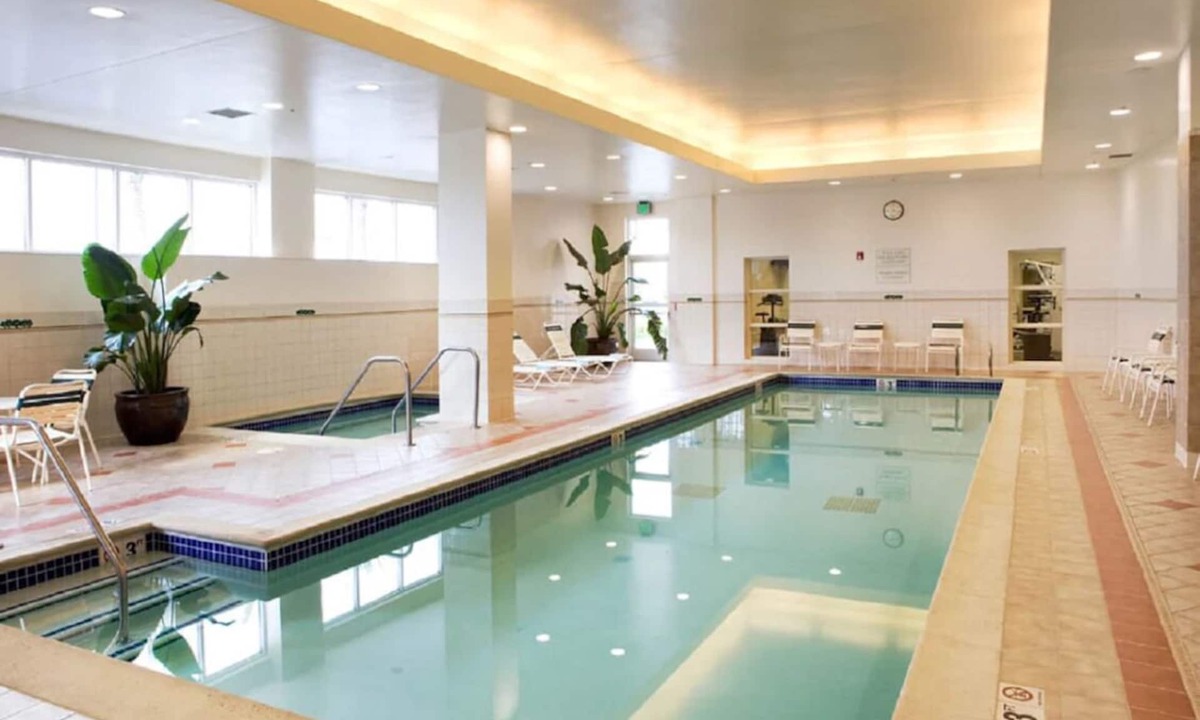Emeryville Hotel | Your Home Away From Home! w/Pool, Short Drive to The Greek Theatre!