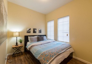 AL1: Remarkable 3/1 Near SCU; Converted Mansion