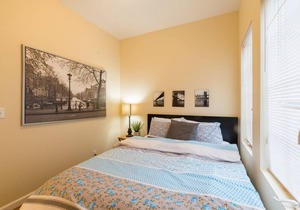 AL1: Remarkable 3/1 Near SCU; Converted Mansion