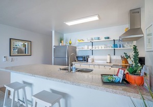 Beachside Kapaa top floor condo + A/C in Kapaa