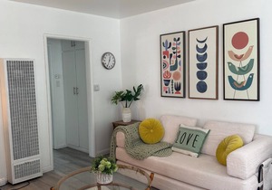 Beautiful unit in the heart of Belmont Shores!