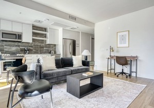 Charming Oakland 1BR w/Pool, W/D, Sky Deck, next to BART, by Blueground