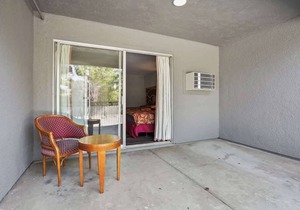 (Cozy studio, 2BED, 1BA, No kitchen)