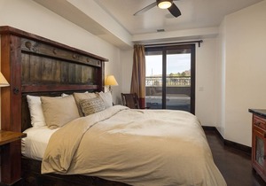Downtown Moab | Private Hot Tub | Bike Storage | Pet Friendly | Easy Parking in Moab
