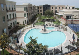 Equipped Studio with a Courtyard View + Free Breakfast | Just 4-Minutes from the Airport in Carlsbad