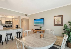 Firethorn 232 - 2 Bedroom Condo with Private Beach with lounge chairs & umbrella provided, 2 Poo. in Siesta Key