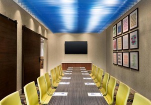 Holiday Inn Express & Suites San Jose Airport