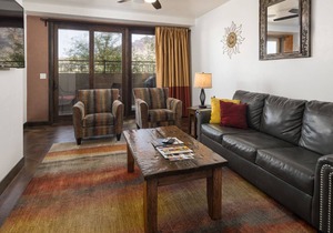 Luxury Condo in Downtown Moab | Private Hot Tub | Bike Storage | Pet Friendly in Moab