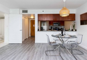 Luxury Huge APT@Brickell, Free Parking. in Miami