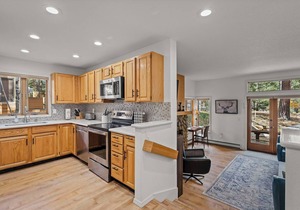 New renovated McCloud Condo in the middle of Town